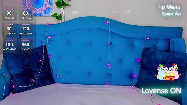 MilliStrii online show from November 28, 2025, 1:39 am