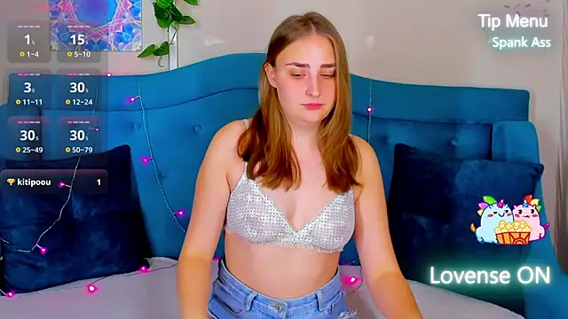 MilliStrii online show from October 13, 2025, 1:29 am