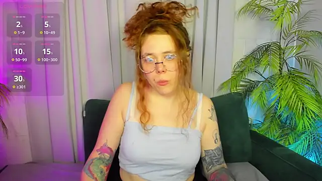 SophiePure online show from October 5, 2025, 8:21 pm