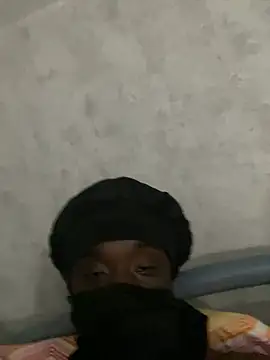 Snapshot of elninoblacko chatting on February 25, 2025, 12:14 am elninoblacko online show from February 25, 2025, 12:14 am