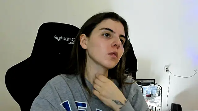 emmamurrr online show from December 13, 2025, 8:15 pm