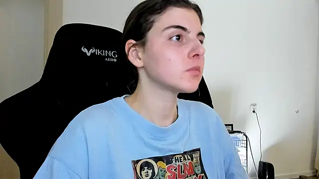 emmamurrr online show from November 11, 2025, 4:02 pm