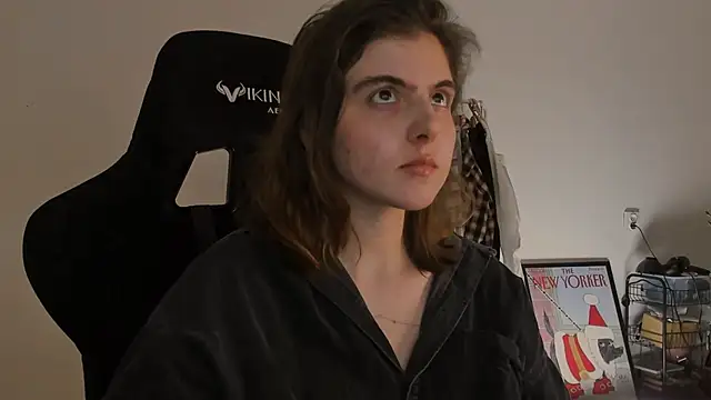 emmamurrr online show from December 24, 2024, 7:33 pm