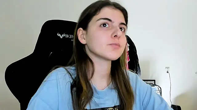 emmamurrr online show from December 5, 2025, 7:55 pm