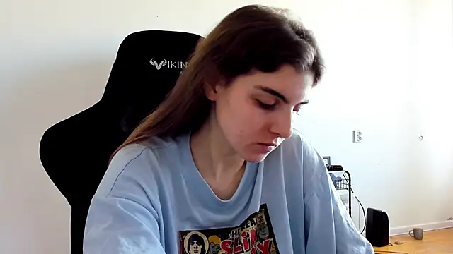 emmamurrr online show from September 28, 2025, 11:28 am