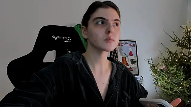 emmamurrr online show from December 26, 2024, 8:21 pm