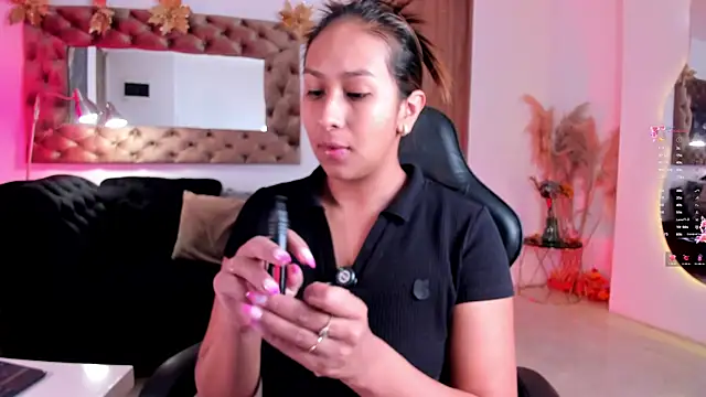 Snapshot of AmelyaMann chatting on July 19, 2026, 12:57 pm AmelyaMann online show from July 19, 2026, 12:57 pm