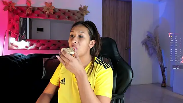 Snapshot of AmelyaMann chatting on June 17, 2026, 12:59 pm AmelyaMann online show from June 17, 2026, 12:59 pm