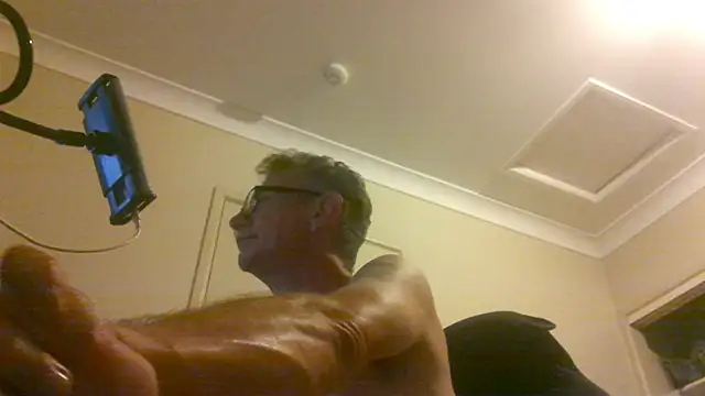 butseriouslykahnt online show from January 21, 2025, 6:45 pm