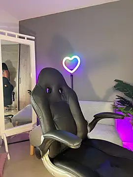 Snapshot of alina_cruz chatting on February 15, 2026, 3:18 am alina cruz online show from February 15, 2026, 3:18 am