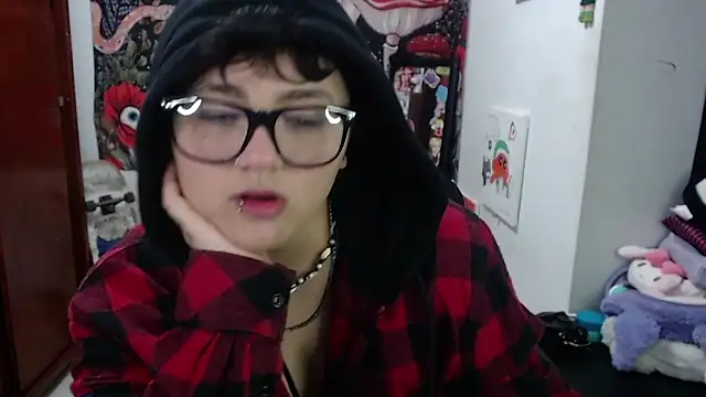 isabeautyx19 online show from May 7, 2026, 5:01 am