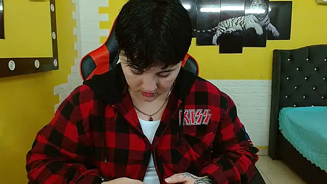 isabeautyx19 online show from November 12, 2025, 3:10 am