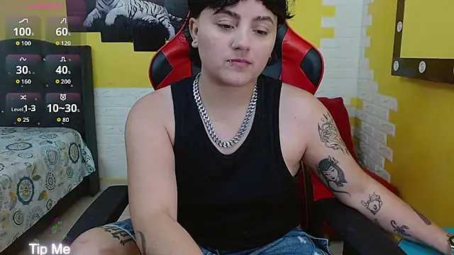 Snapshot of isabeautyx19 chatting on March 13, 2026, 2:16 am isabeautyx19 online show from March 13, 2026, 2:16 am