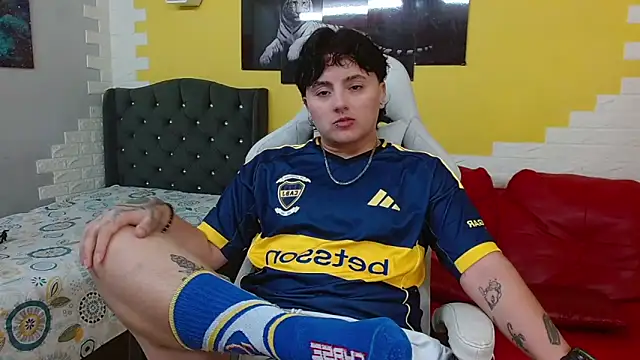 Snapshot of isabeautyx19 chatting on March 22, 2026, 2:15 am isabeautyx19 online show from March 22, 2026, 2:15 am