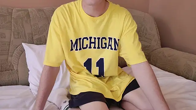 callmenineoneseven online show from September 9, 2025, 9:30 am