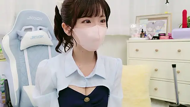 -minami- online show from September 27, 2025, 12:11 pm