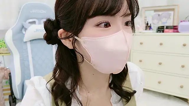 -minami- online show from October 2, 2025, 12:08 pm