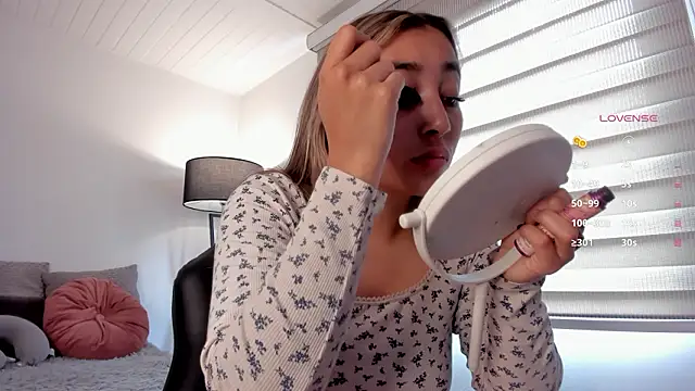 Snapshot of vico_sweety chatting on March 16, 2026, 2:21 pm vico sweety online show from March 16, 2026, 2:21 pm