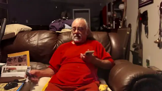Snapshot of PincheDave4u chatting on December 24, 2024, 7:00 pm PincheDave4u online show from December 24, 2024, 7:00 pm