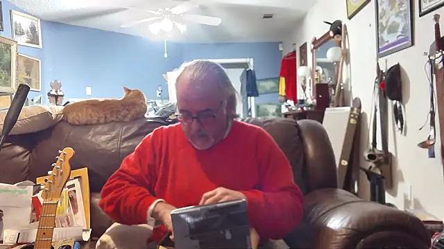 Snapshot of PincheDave4u chatting on January 18, 2025, 10:49 am PincheDave4u online show from January 18, 2025, 10:49 am