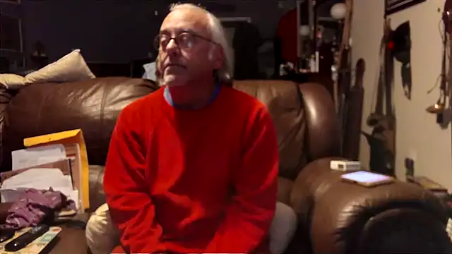 Snapshot of PincheDave4u chatting on December 1, 2024, 11:21 pm PincheDave4u online show from December 1, 2024, 11:21 pm
