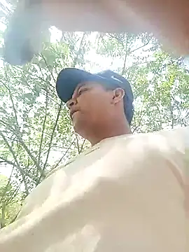 yoryisexi online show from April 3, 2026, 7:42 pm