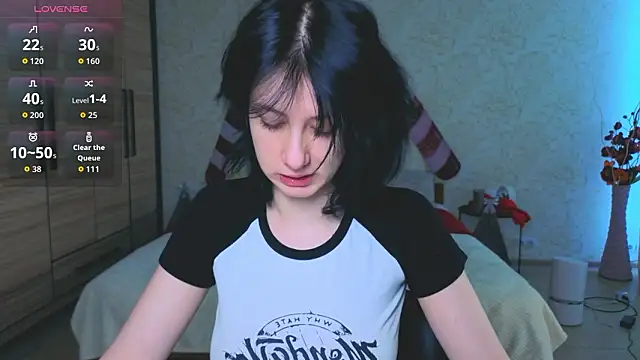 Snapshot of JulisSweet chatting on February 8, 2026, 8:34 am JulisSweet online show from February 8, 2026, 8:34 am