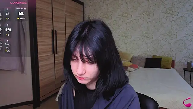 JulisSweet online show from October 31, 2025, 7:49 am