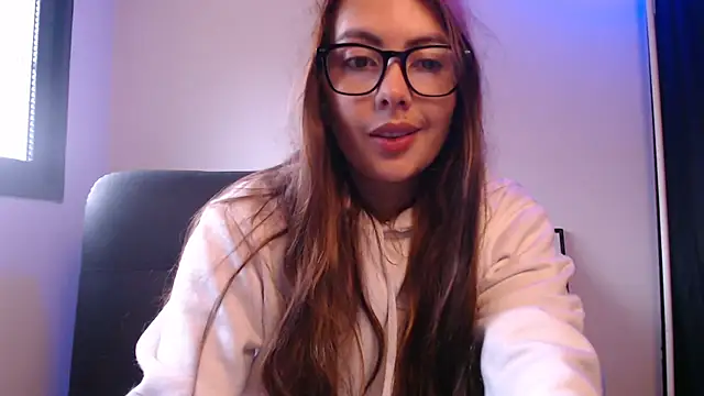 lalawhitte online show from April 23, 2026, 11:49 am