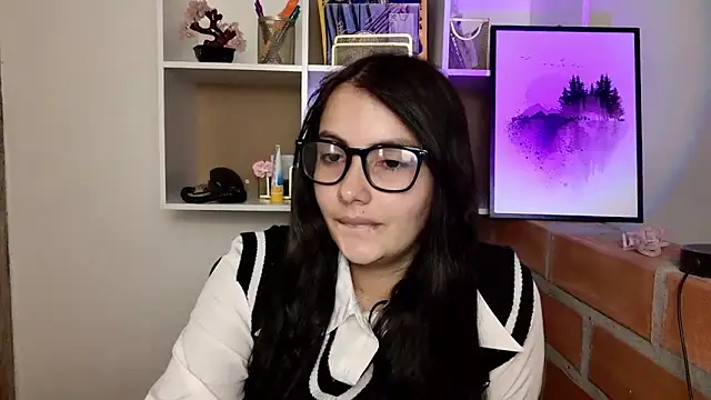 lalawhitte online show from May 19, 2026, 9:38 am
