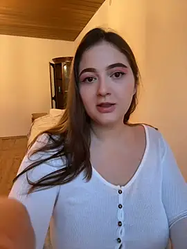 Kamilla Loop online show from January 11, 2025, 3:31 pm