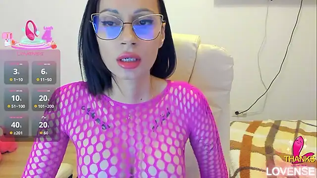 kissnicol32 online show from January 9, 2026, 5:09 pm