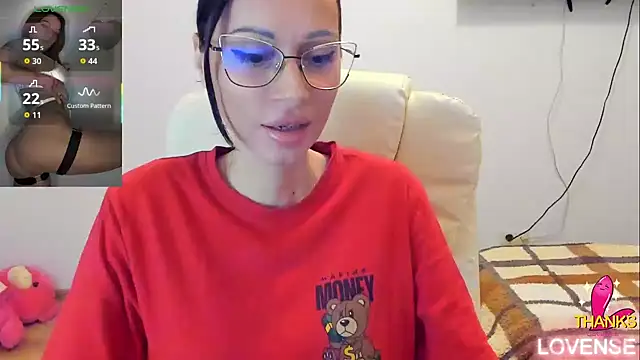 kissnicol32 online show from March 10, 2026, 5:06 pm