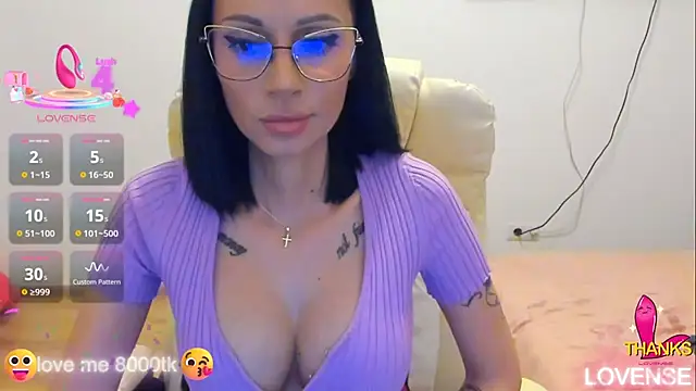 kissnicol32 online show from October 22, 2025, 3:00 pm