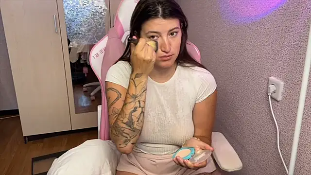 Snapshot of Katrin__kiss chatting on June 23, 2026, 7:39 am Katrin kiss online show from June 23, 2026, 7:39 am