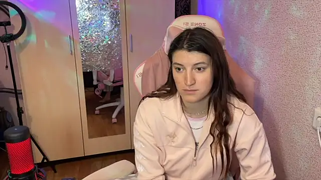 Katrin  kiss online show from February 5, 2026, 3:19 pm