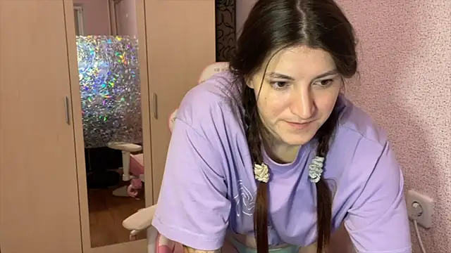 Katrin  kiss online show from March 4, 2026, 4:59 pm