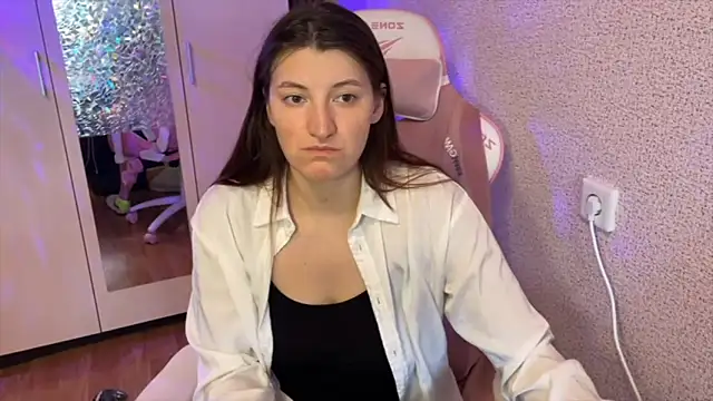 Katrin  kiss online show from March 16, 2026, 10:41 am