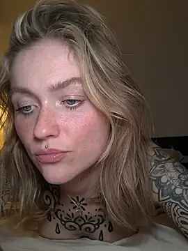 Goldloeckchen159 online show from July 12, 2026, 8:42 pm