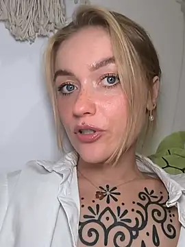 Goldloeckchen159 online show from July 2, 2026, 8:37 pm