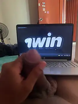 Snapshot of AlexisHub03 chatting on March 14, 2026, 10:16 pm AlexisHub03 online show from March 14, 2026, 10:16 pm