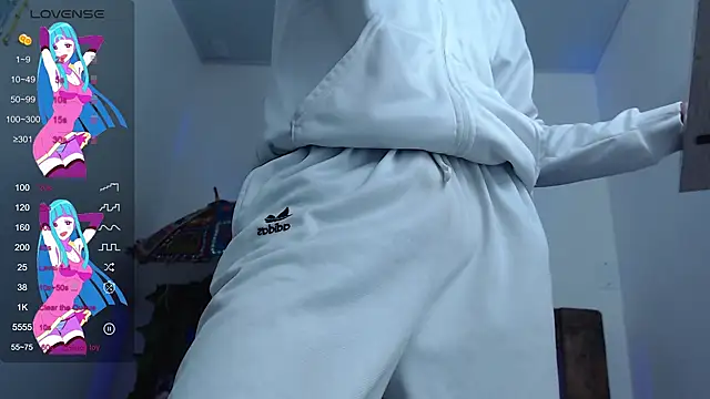 SARA VAL3NTINA  online show from March 13, 2025, 5:07 pm