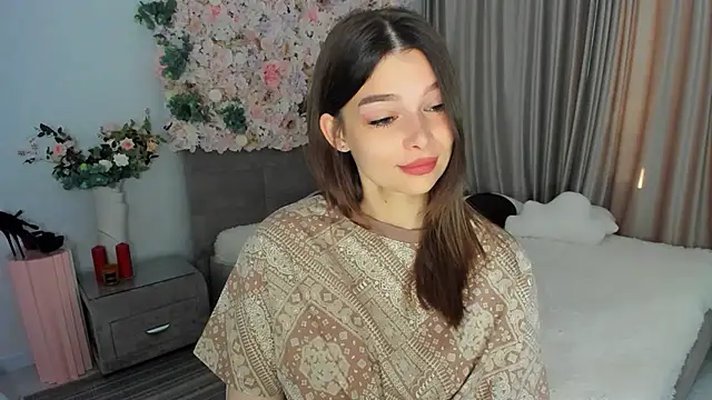 ContinentOfTranquility online show from September 22, 2025, 4:07 am