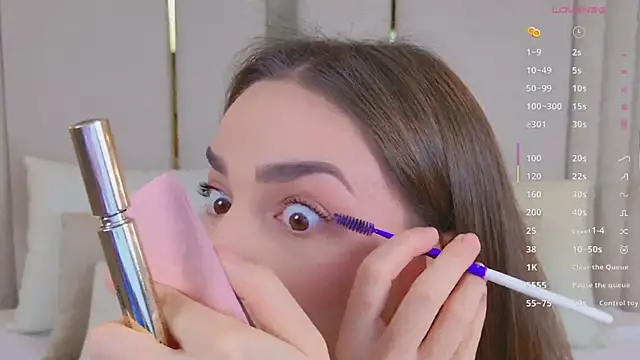 Snapshot of BellaHalles chatting on March 7, 2026, 5:36 am BellaHalles online show from March 7, 2026, 5:36 am