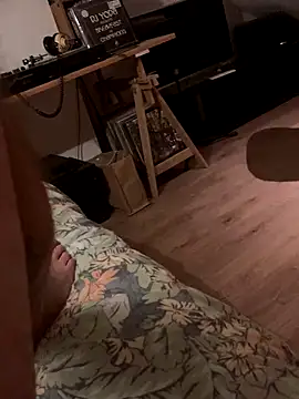 LivingLegend1978 online show from October 7, 2025, 7:04 pm