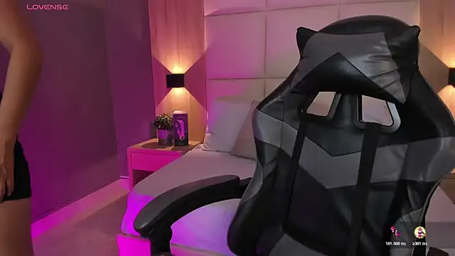 bella1207 online show from October 27, 2025, 7:15 pm