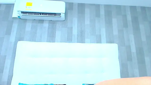 LeahMillerr online show from September 12, 2025, 12:16 pm