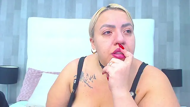 LeahMillerr online show from March 12, 2026, 12:42 pm