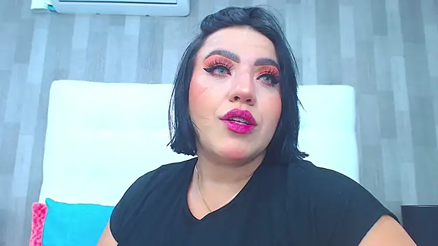 LeahMillerr online show from March 18, 2025, 12:17 pm