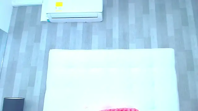 LeahMillerr online show from March 19, 2025, 12:23 pm